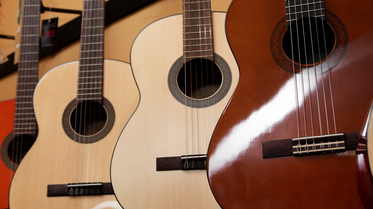 The Complete 2024 Beginner to Expert Guitar Lessons Bundle