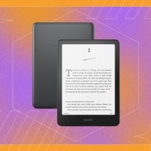 Kindle Paperwhite Signature Edition on gradient background